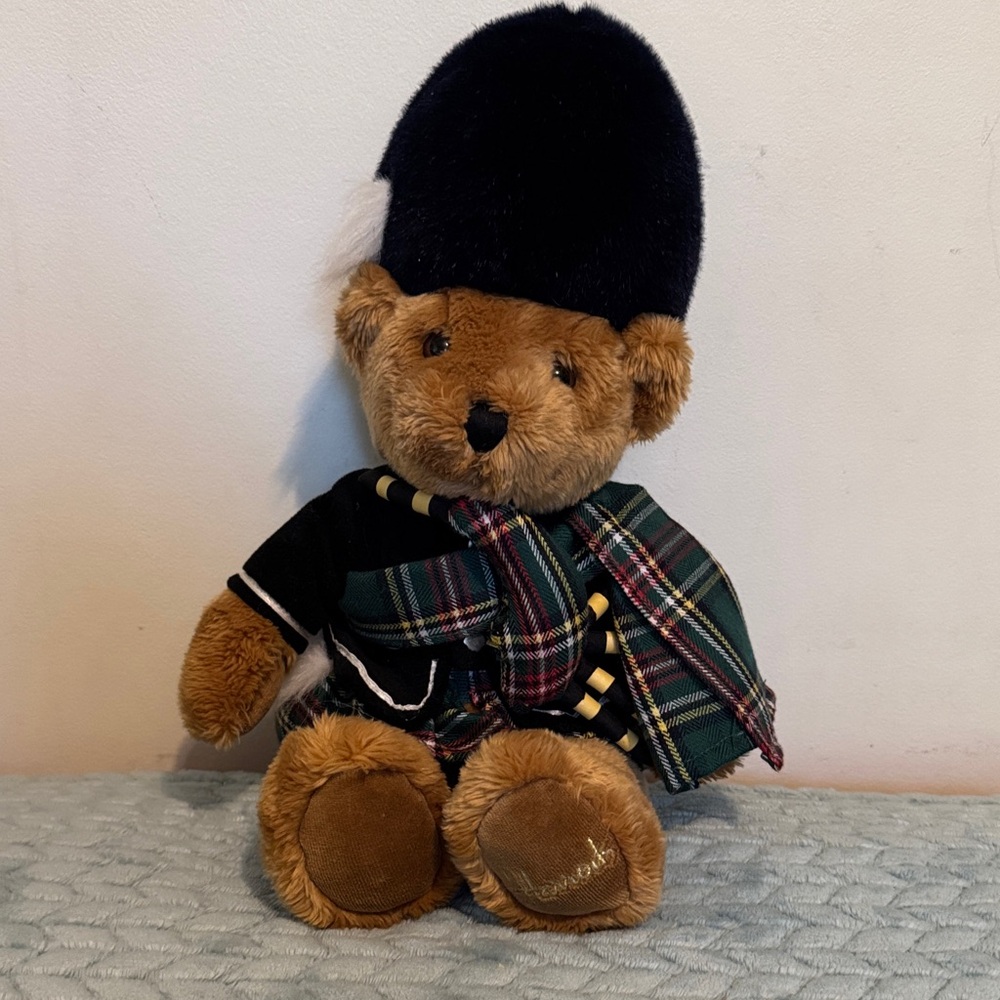 Harrods Bear, in perfect, new condition.